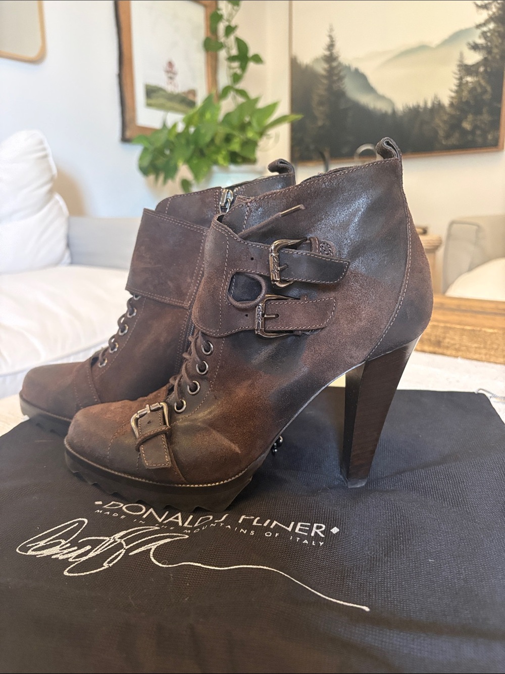 NWOT DONALD J PLINER DALILIA VINTAGE SUEDE BOOTS